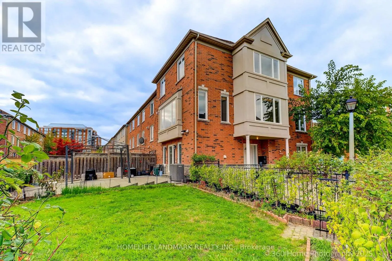 189 LEITCHCROFT CRESCENT
