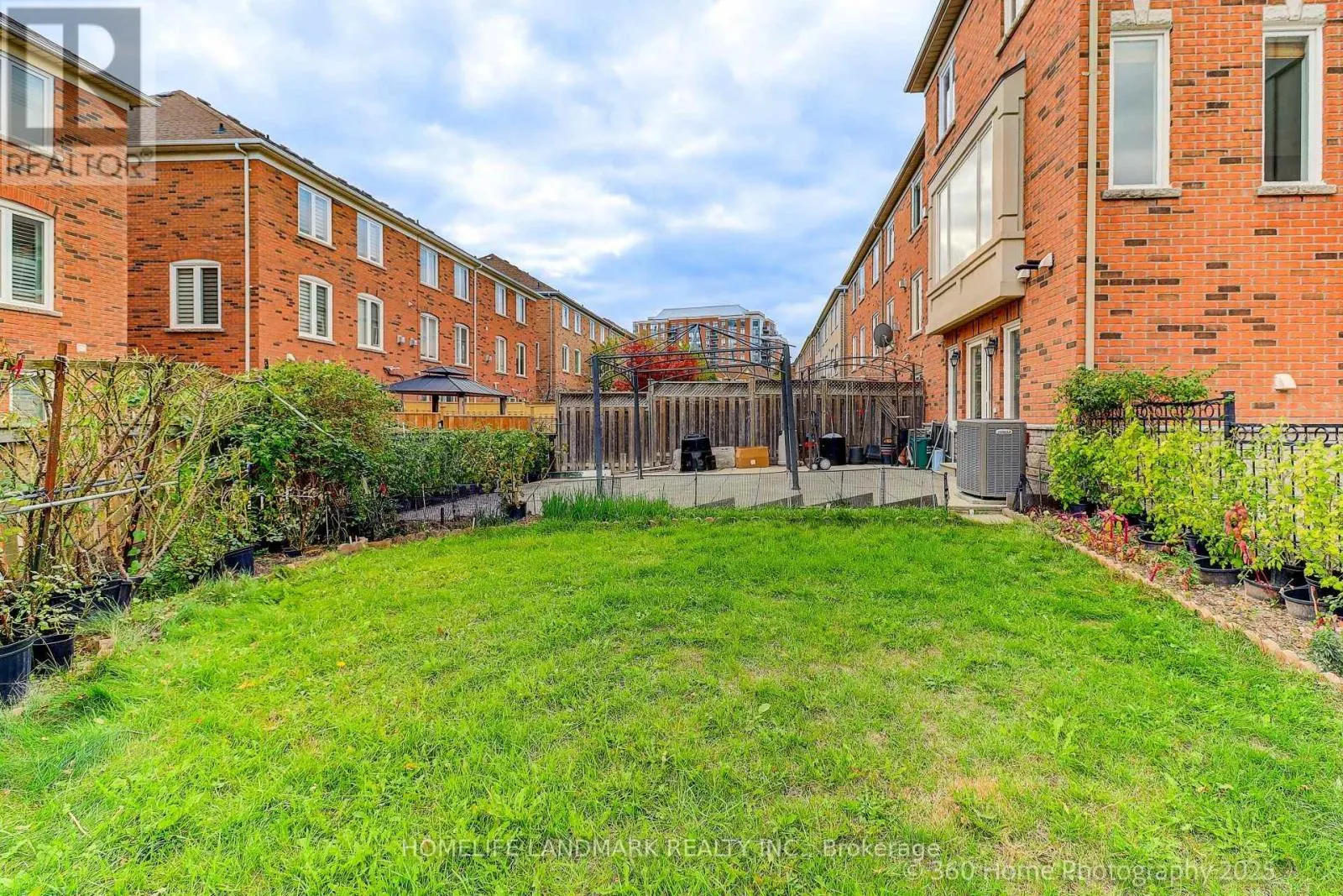 189 LEITCHCROFT CRESCENT