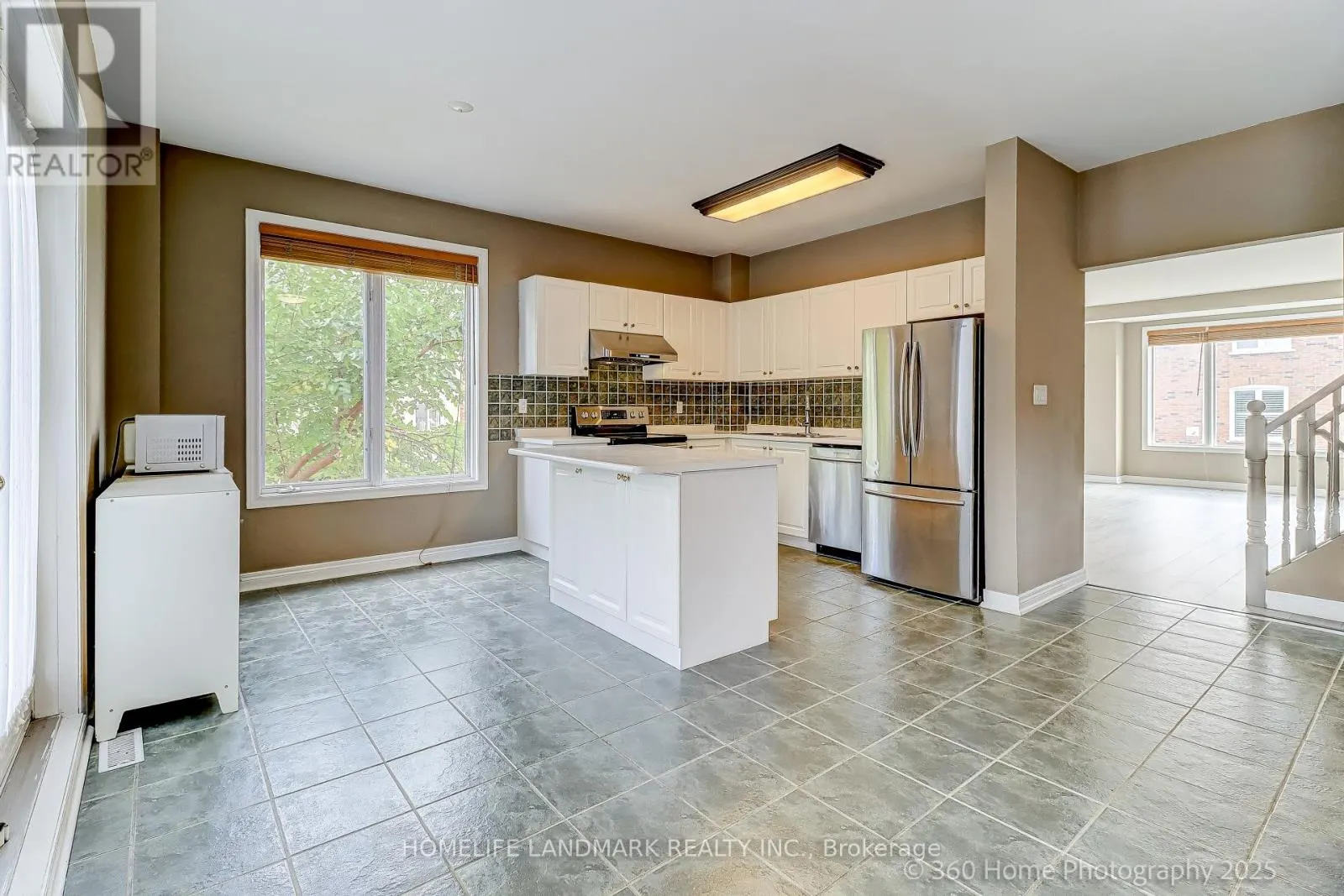 189 LEITCHCROFT CRESCENT
