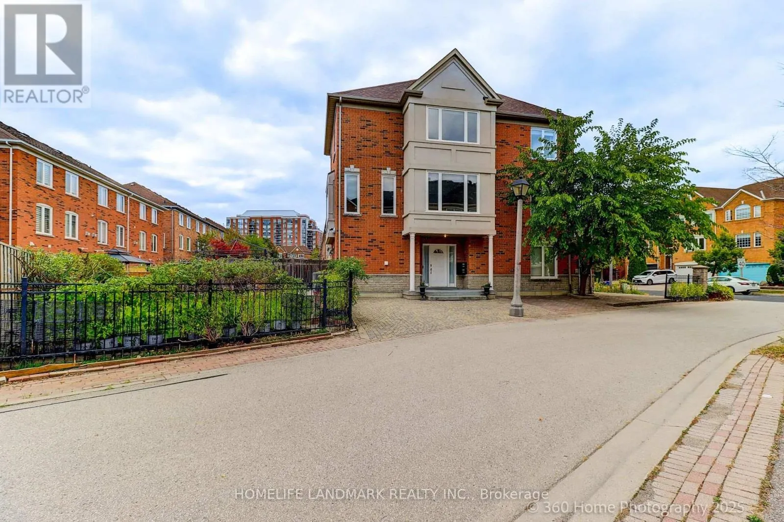 189 LEITCHCROFT CRESCENT