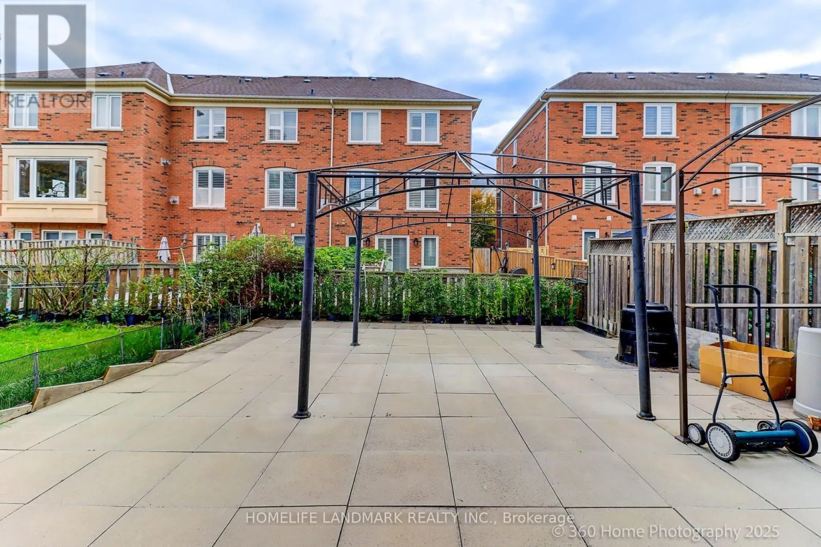 189 LEITCHCROFT CRESCENT