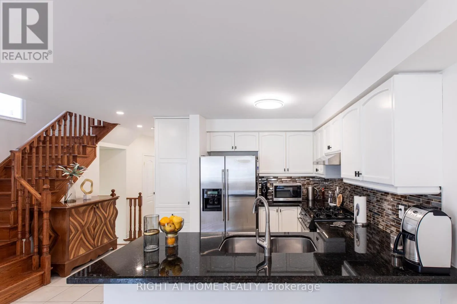 4 OLD ORCHARD CRESCENT