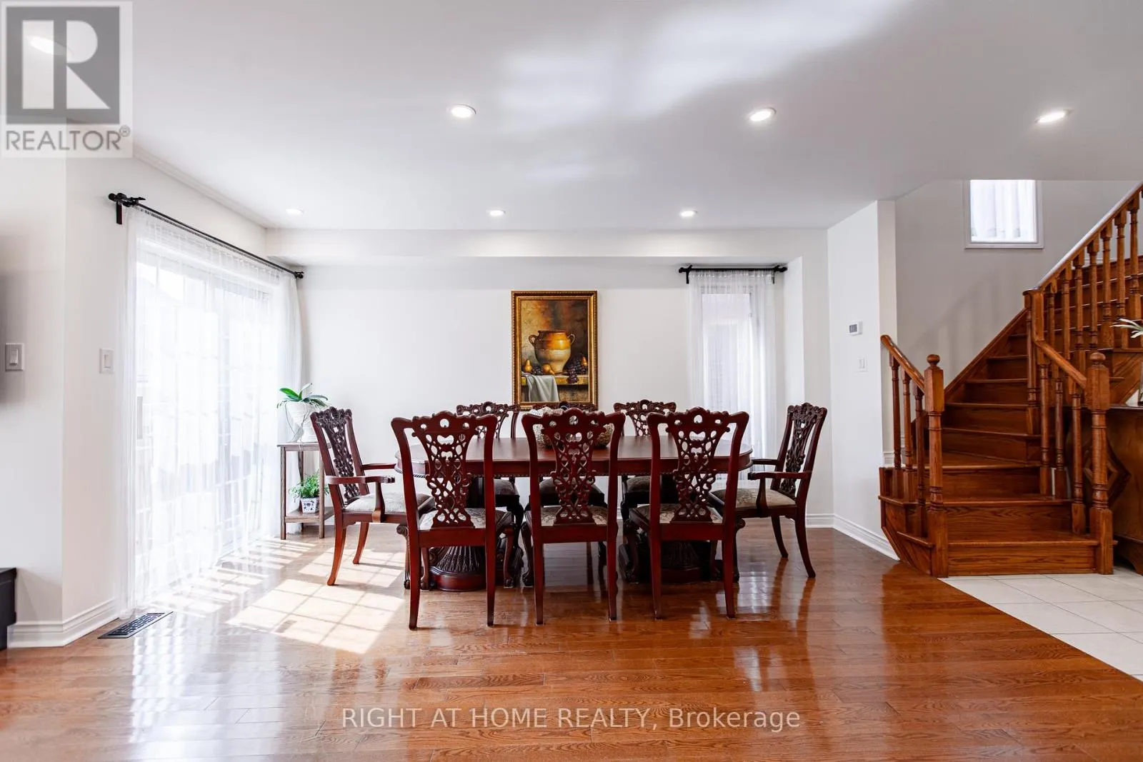 4 OLD ORCHARD CRESCENT