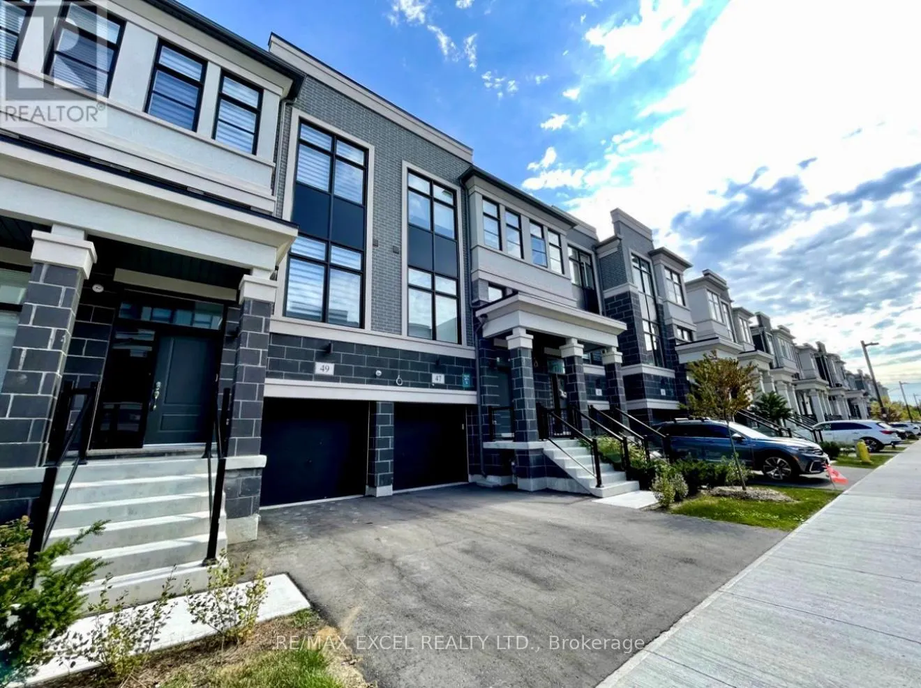 49 ARMILLO PLACE