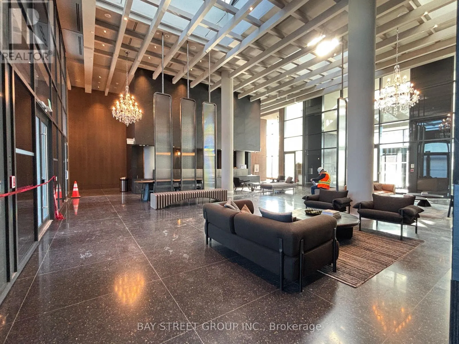 4612 - 28 INTERCHANGE WAY