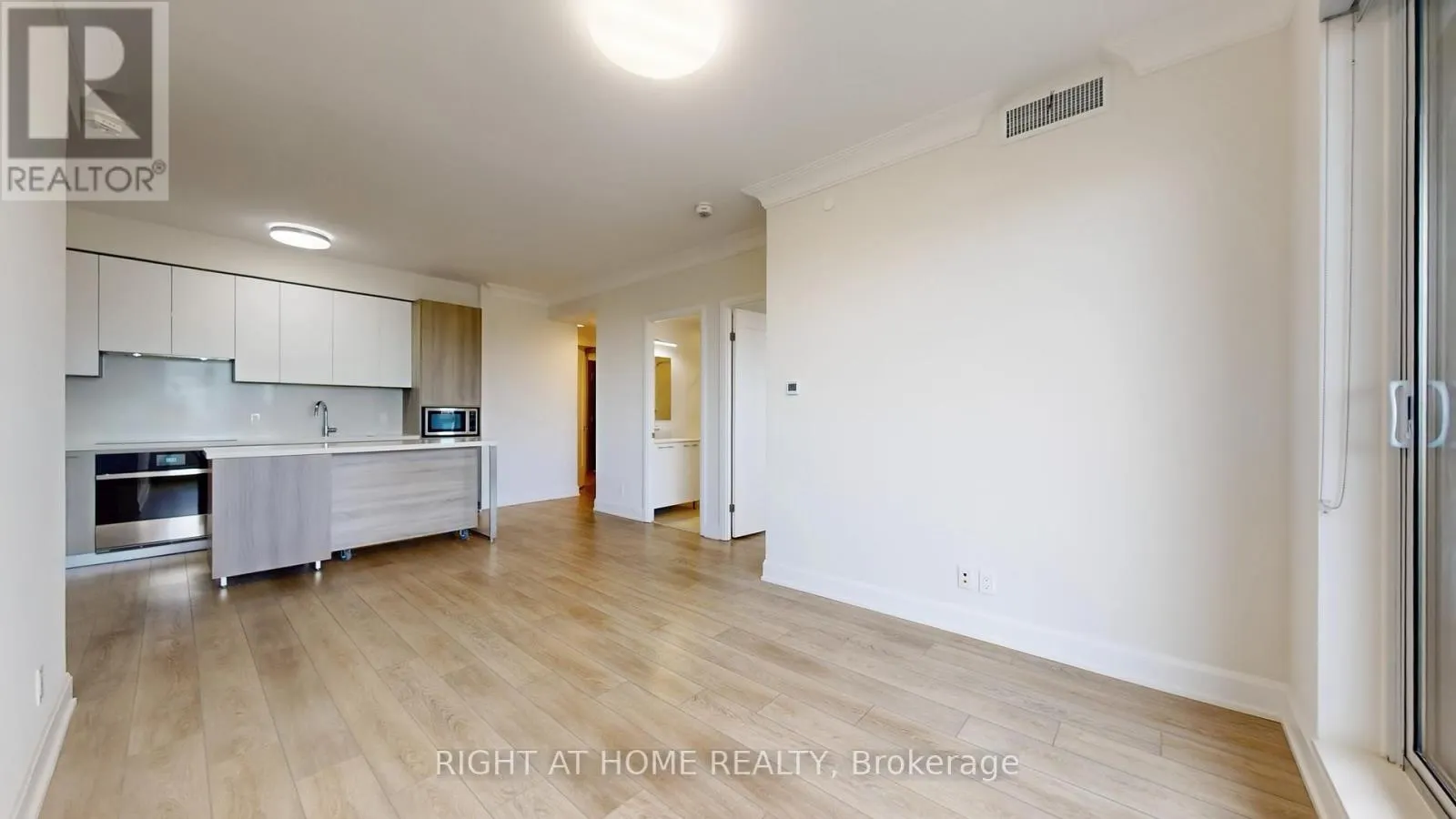 807 - 38 WATER WALK DRIVE