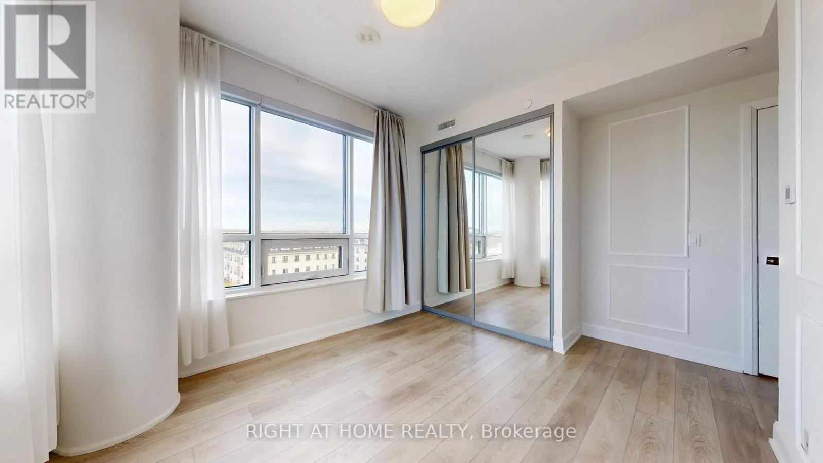 807 - 38 WATER WALK DRIVE