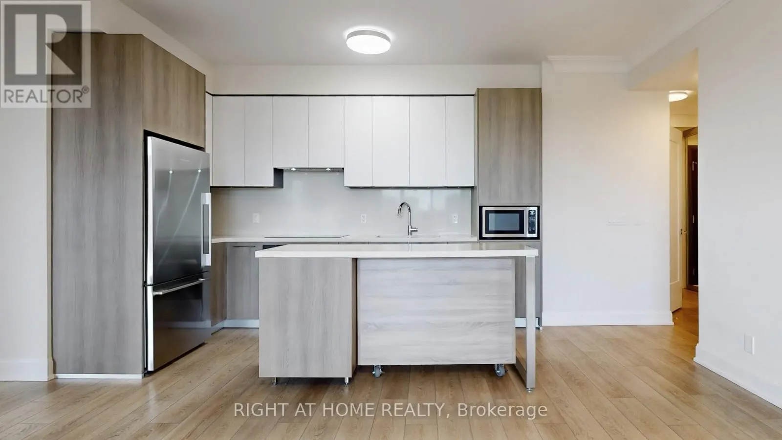 807 - 38 WATER WALK DRIVE