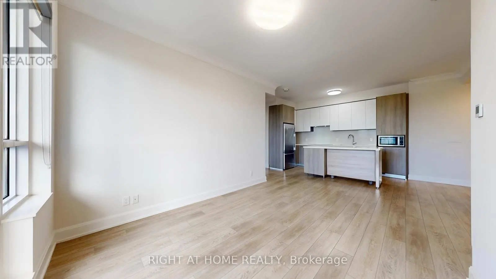 807 - 38 WATER WALK DRIVE