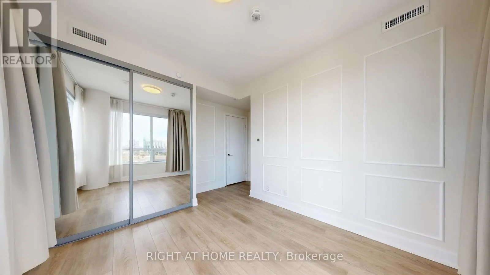 807 - 38 WATER WALK DRIVE