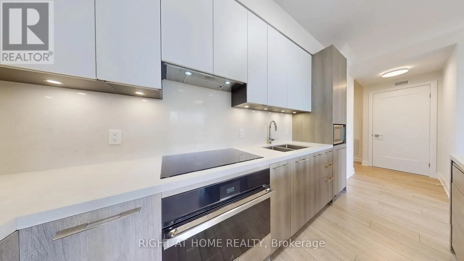 807 - 38 WATER WALK DRIVE