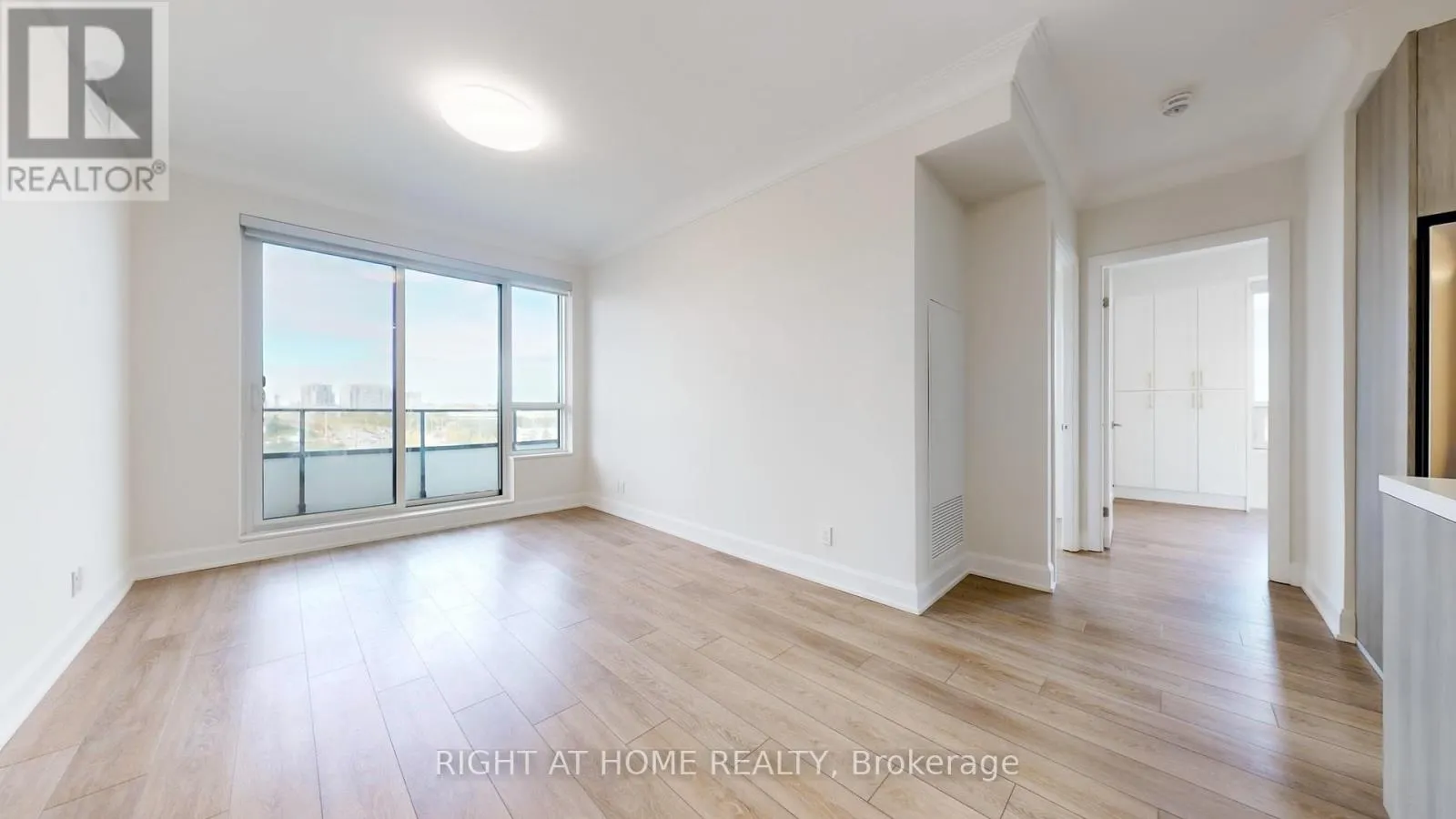 807 - 38 WATER WALK DRIVE
