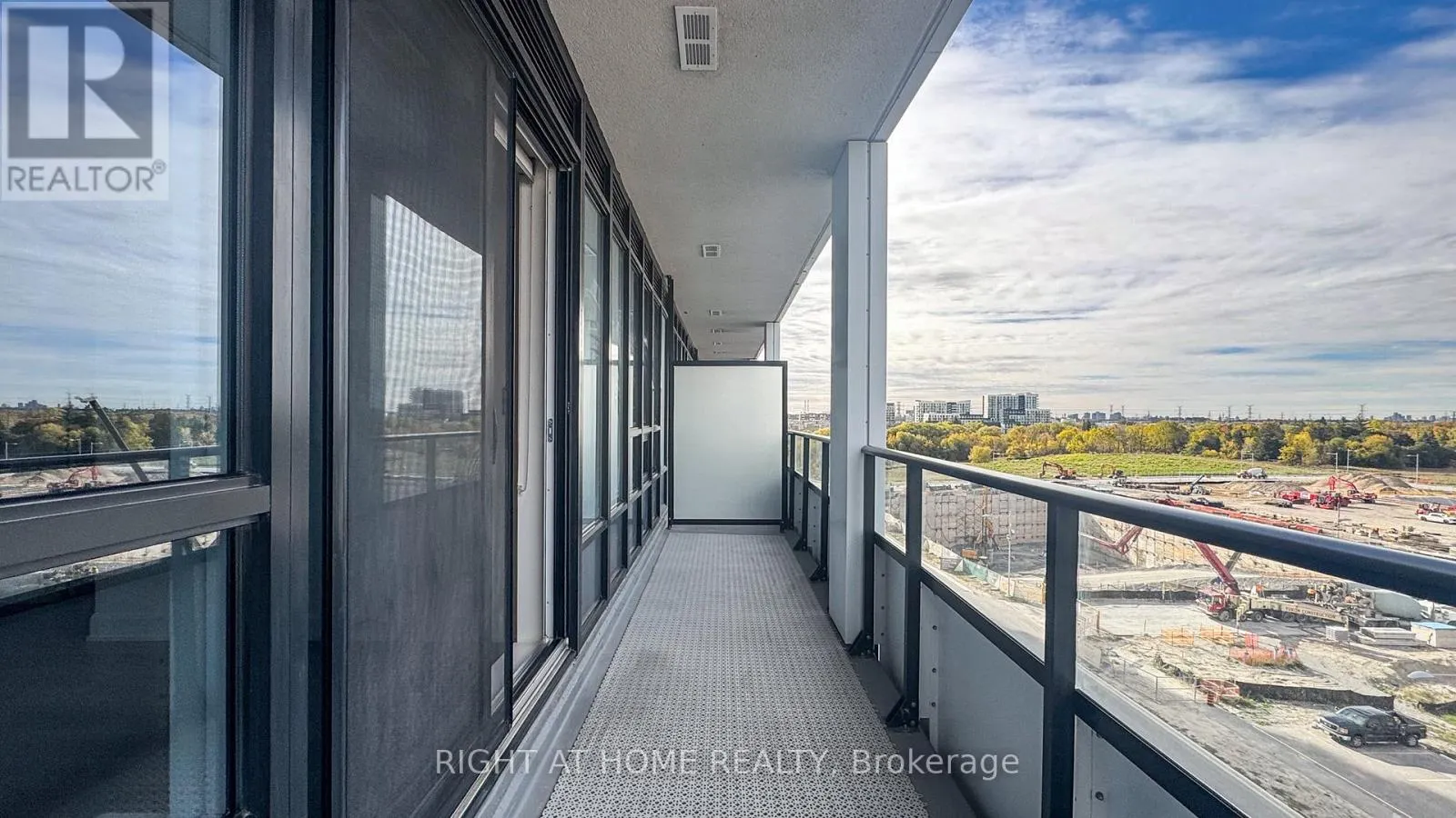 807 - 38 WATER WALK DRIVE