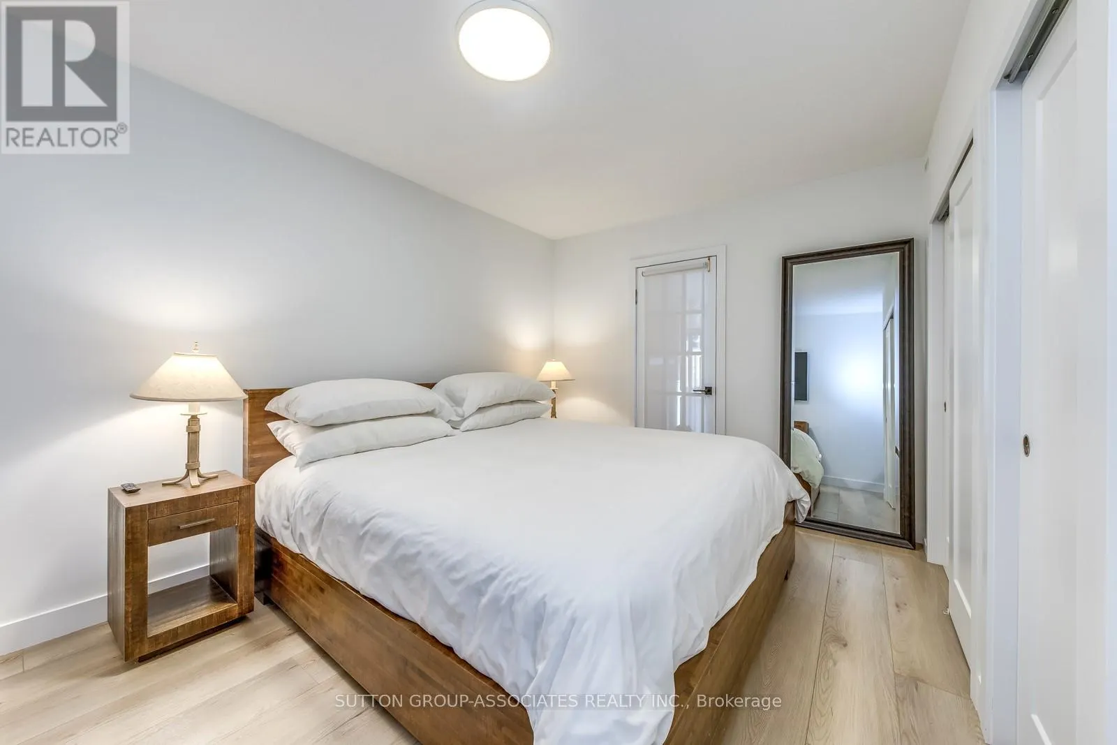 1 LAURENTIDE AVENUE