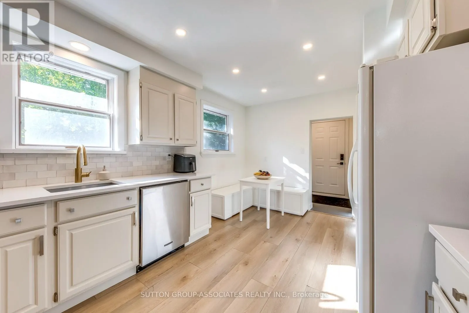 1 LAURENTIDE AVENUE