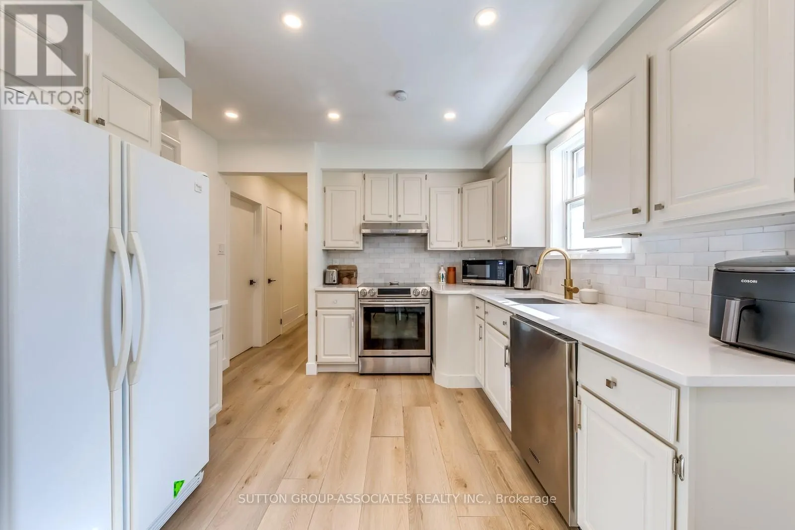 1 LAURENTIDE AVENUE