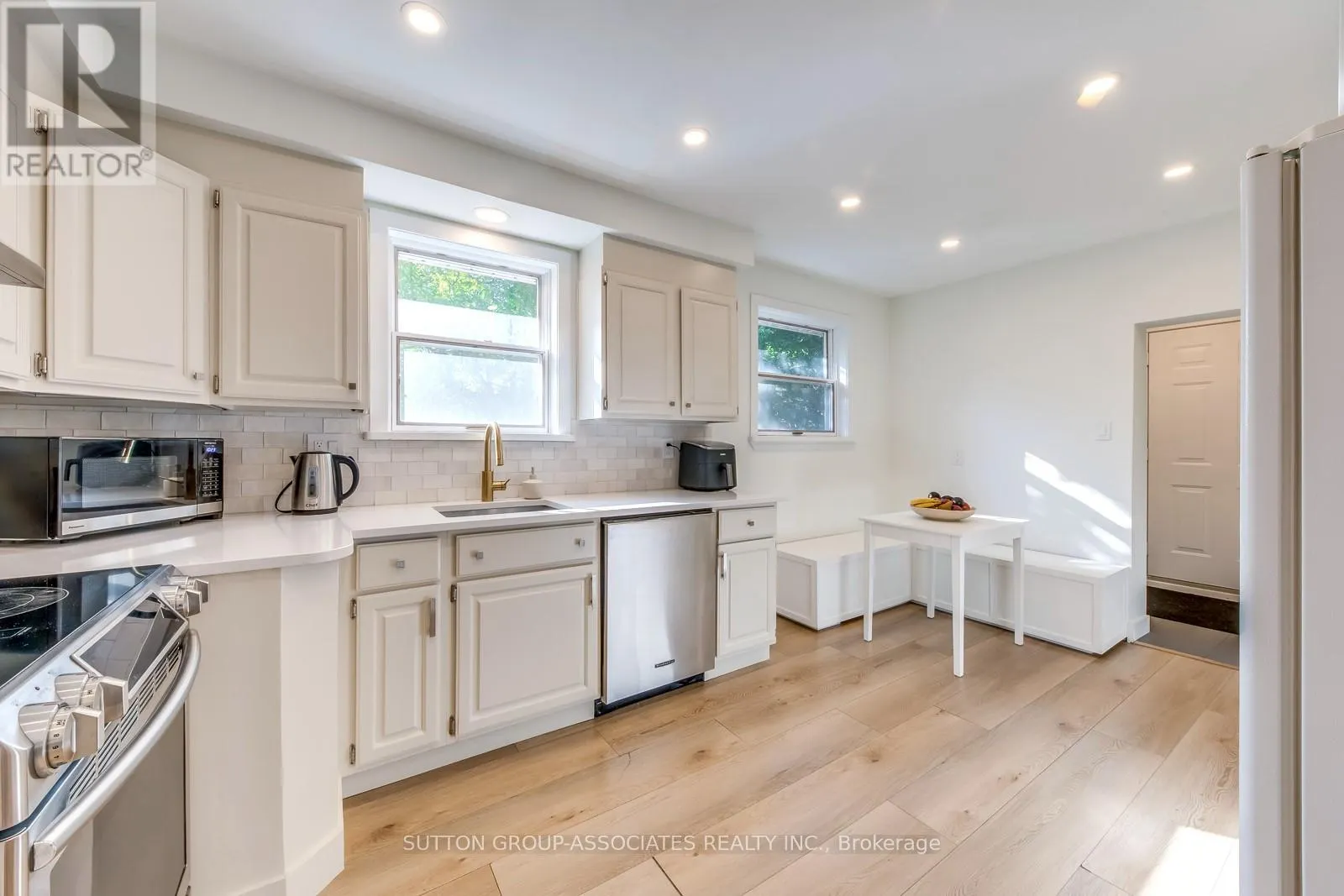 1 LAURENTIDE AVENUE