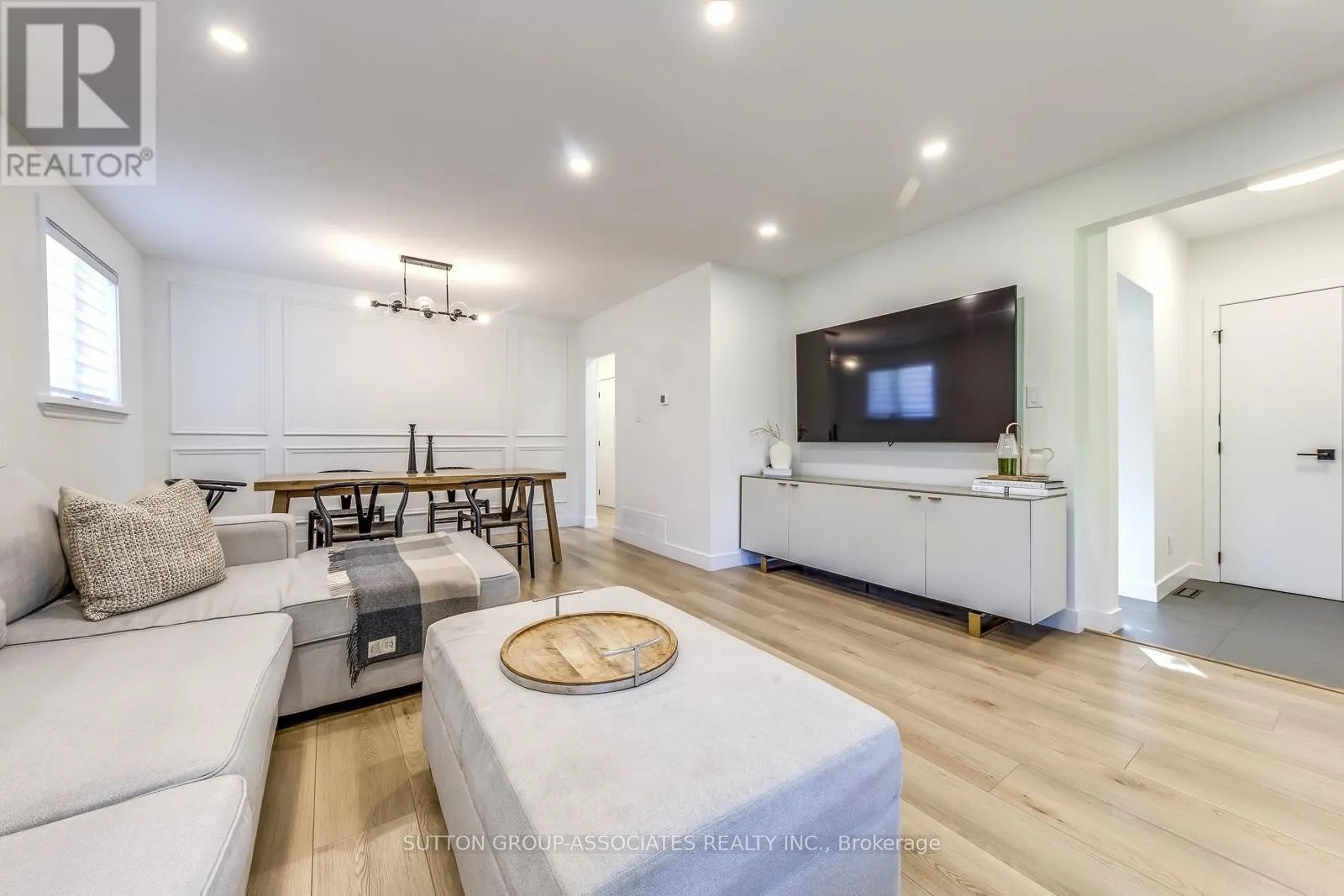 1 LAURENTIDE AVENUE