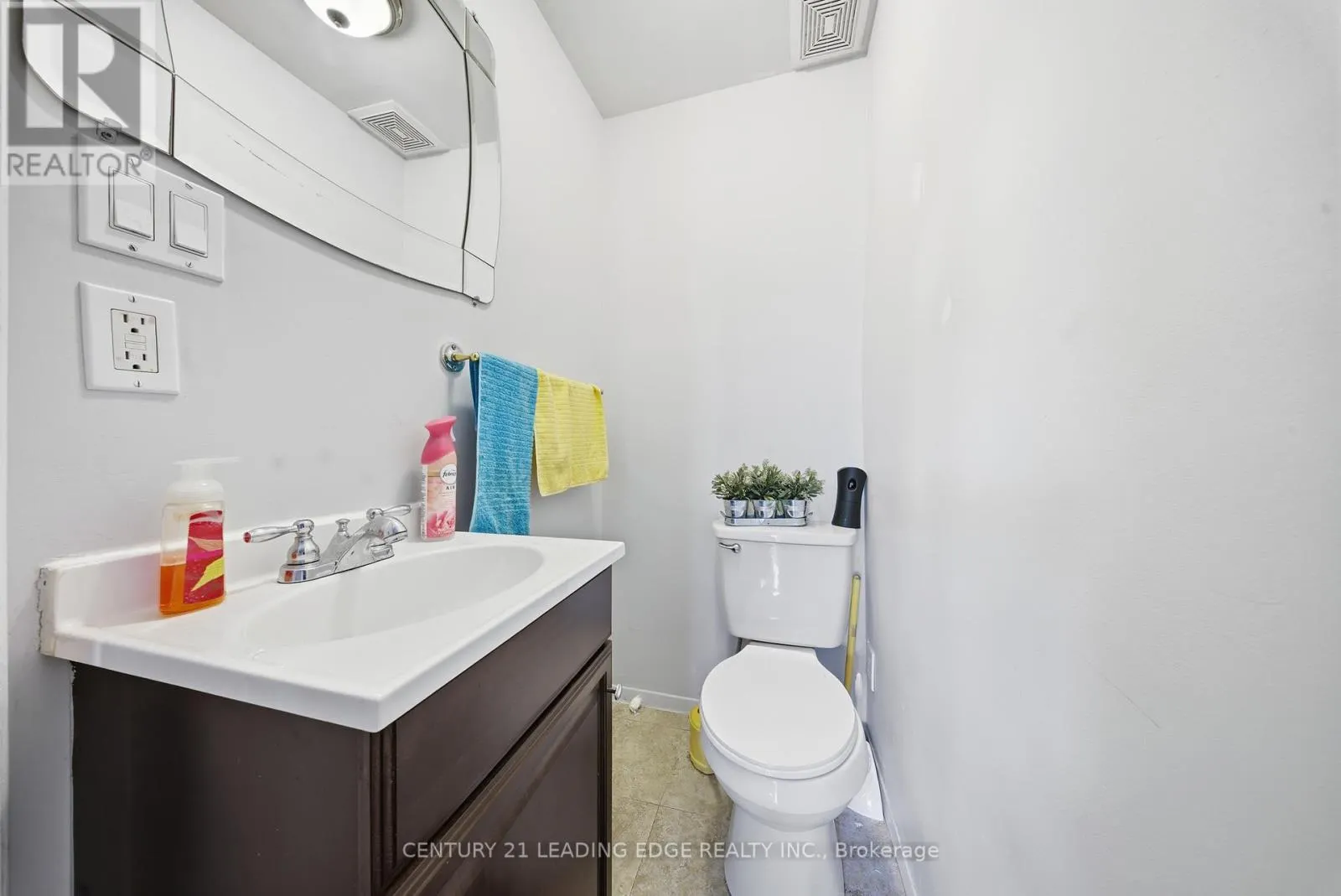 55 LAKE DRIVE N