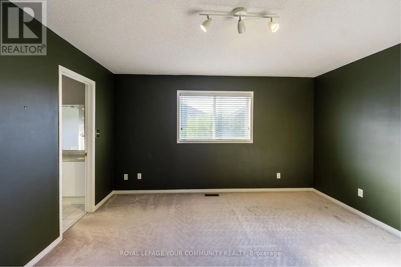 142 BLACKTHORN DRIVE