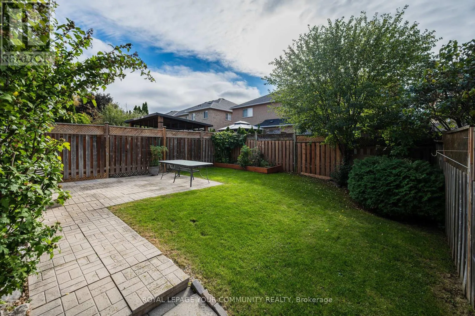 142 BLACKTHORN DRIVE