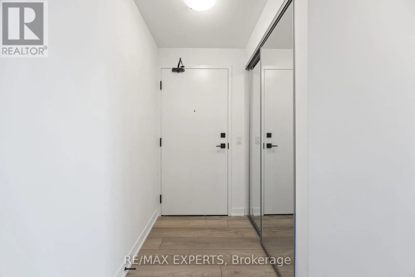 2521 - 10 ABEJA STREET