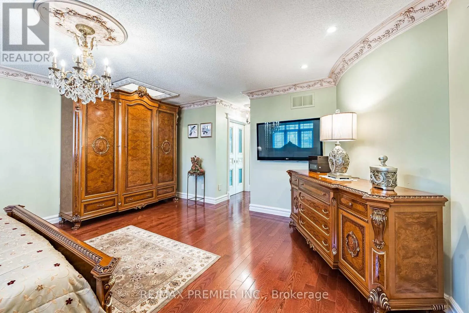 111 ARISTA GATE