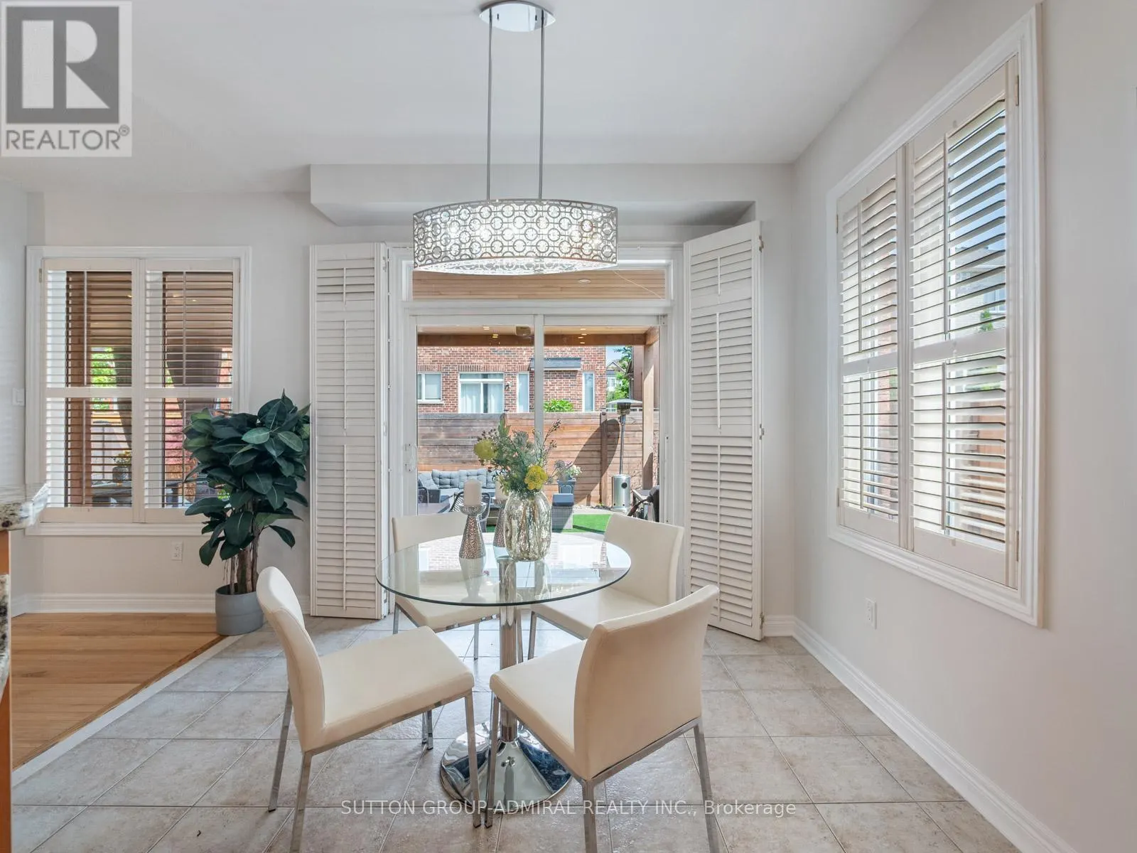 4 HAYWOOD DRIVE
