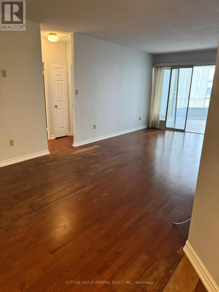 711 - 333 CLARK AVENUE W