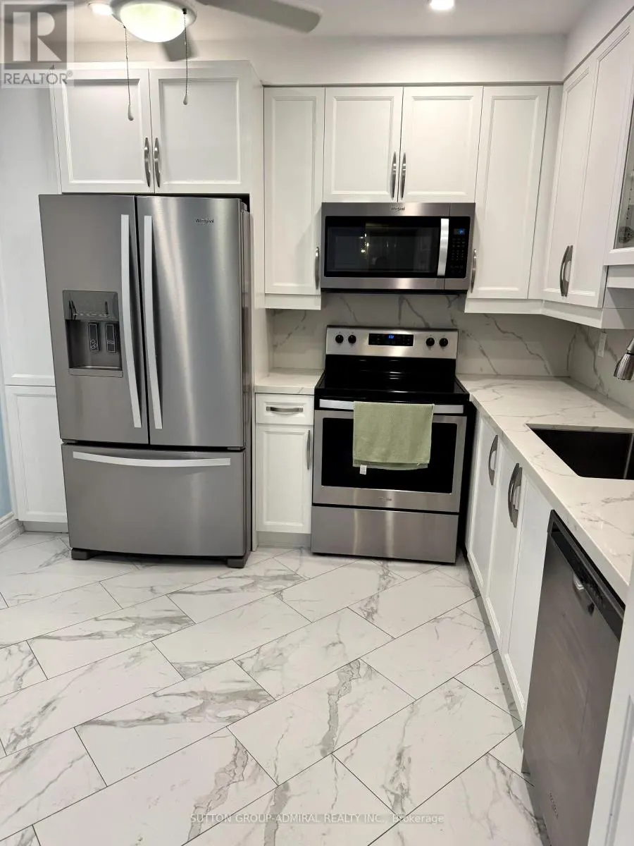 711 - 333 CLARK AVENUE W