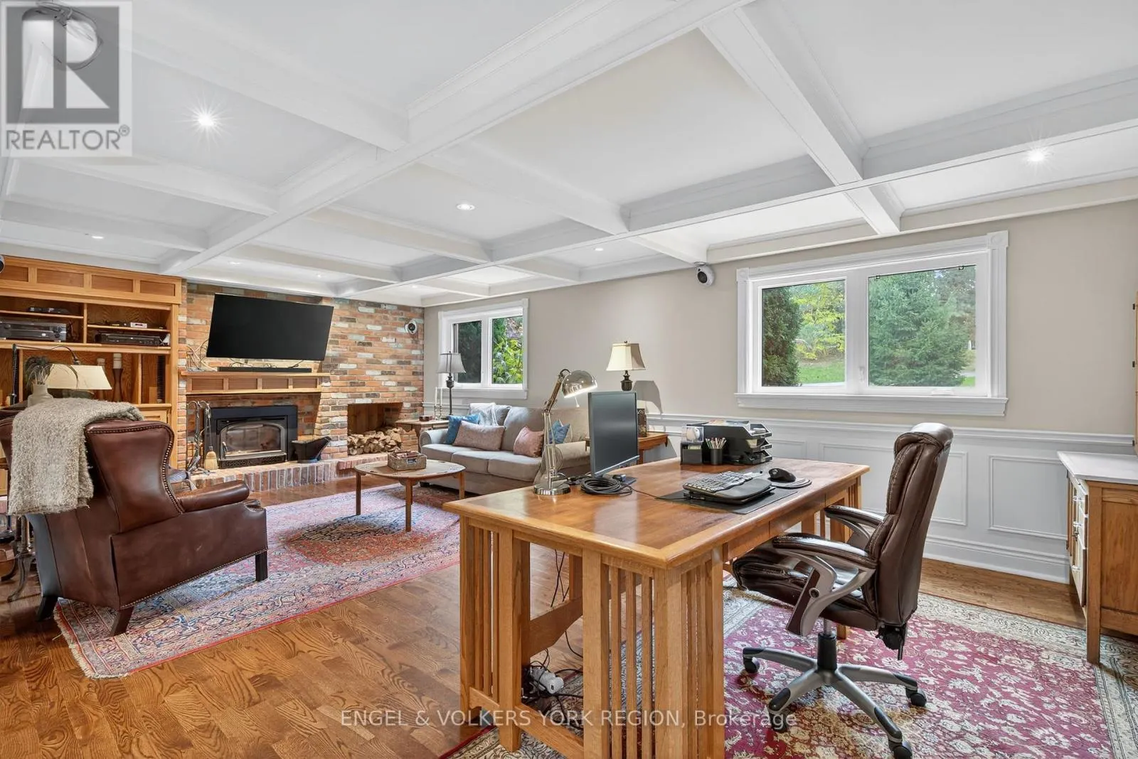 90 DEARBOURNE AVENUE