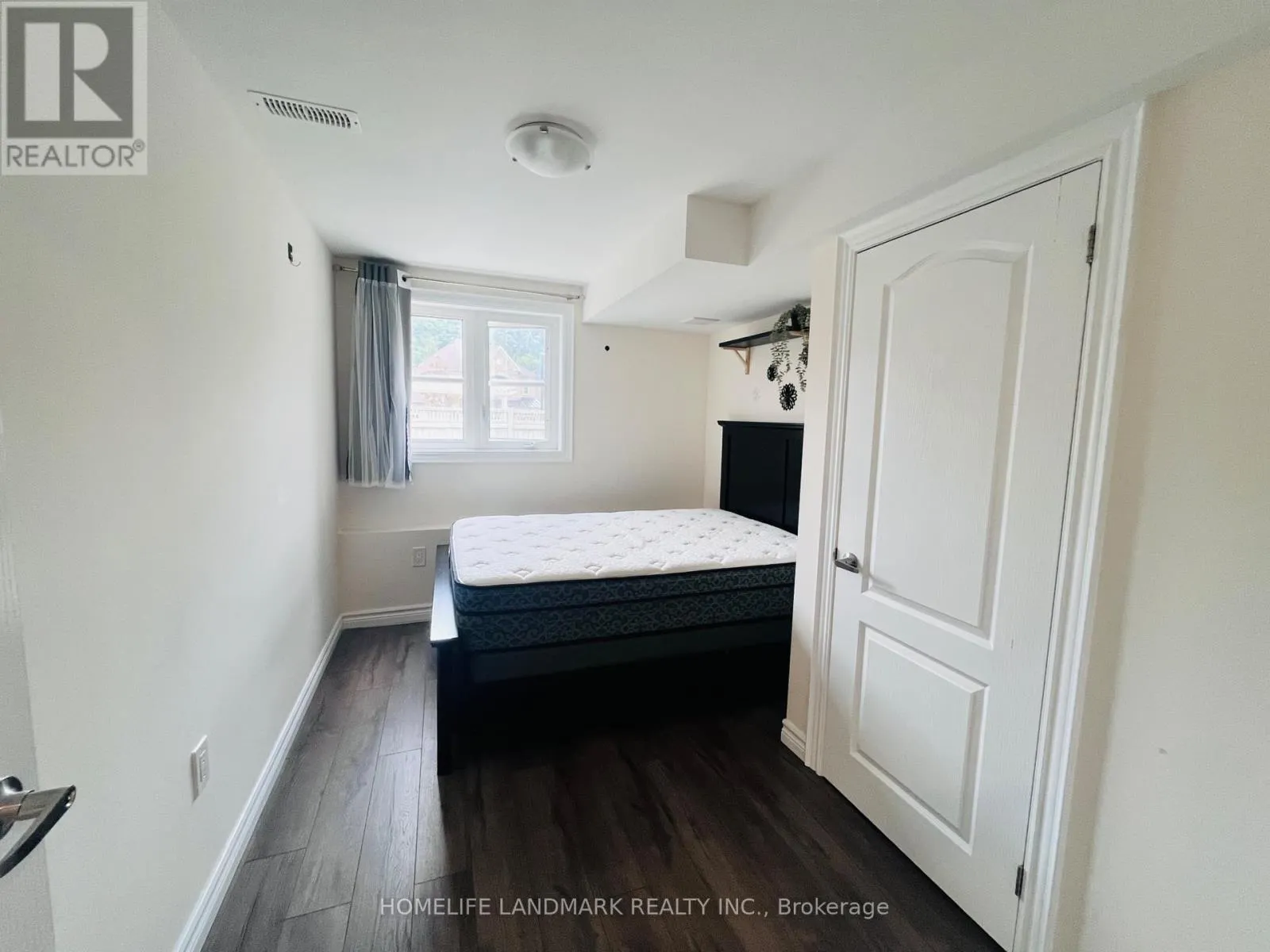 BSMT - 21 PLANTAIN LANE
