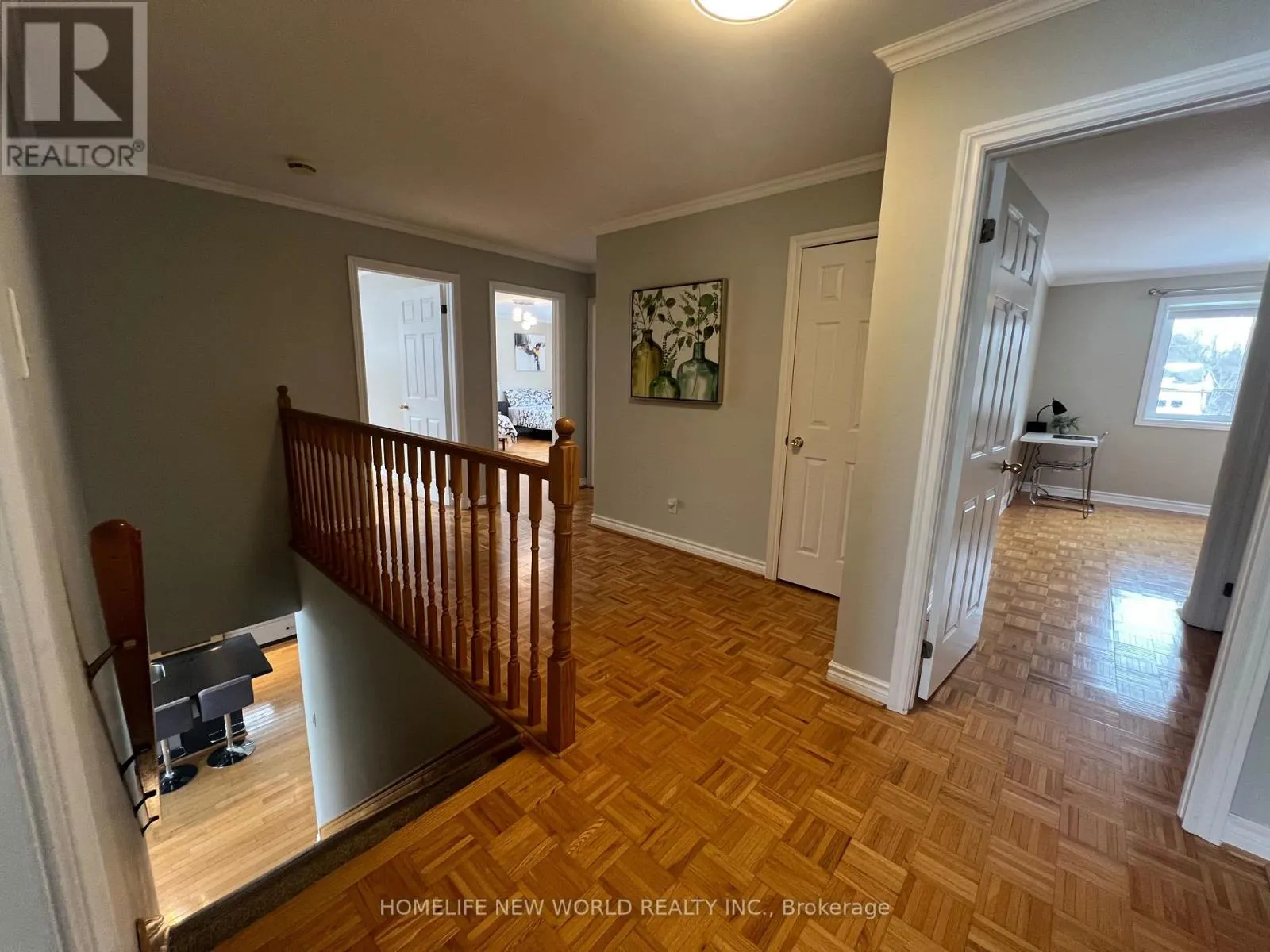 253 LAKELAND CRESCENT