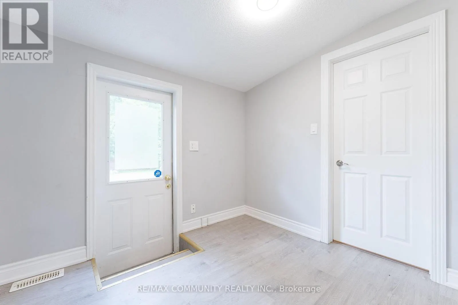 306 KENWOOD AVENUE