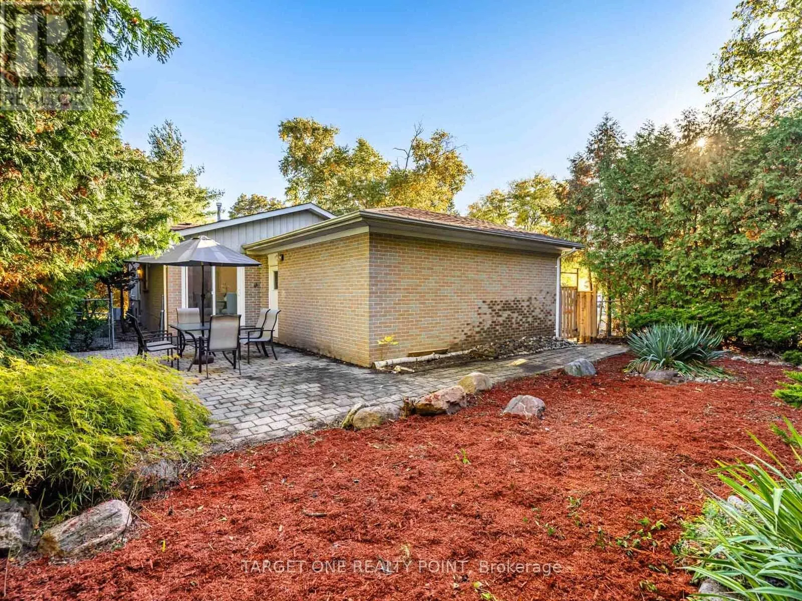 93 MAYVERN CRESCENT