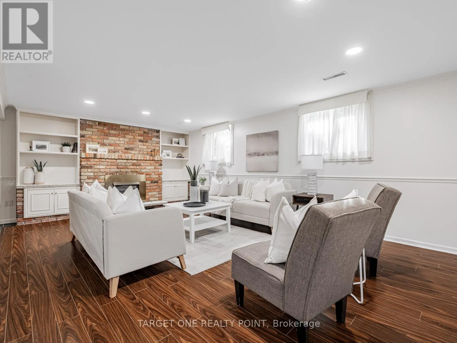 93 MAYVERN CRESCENT