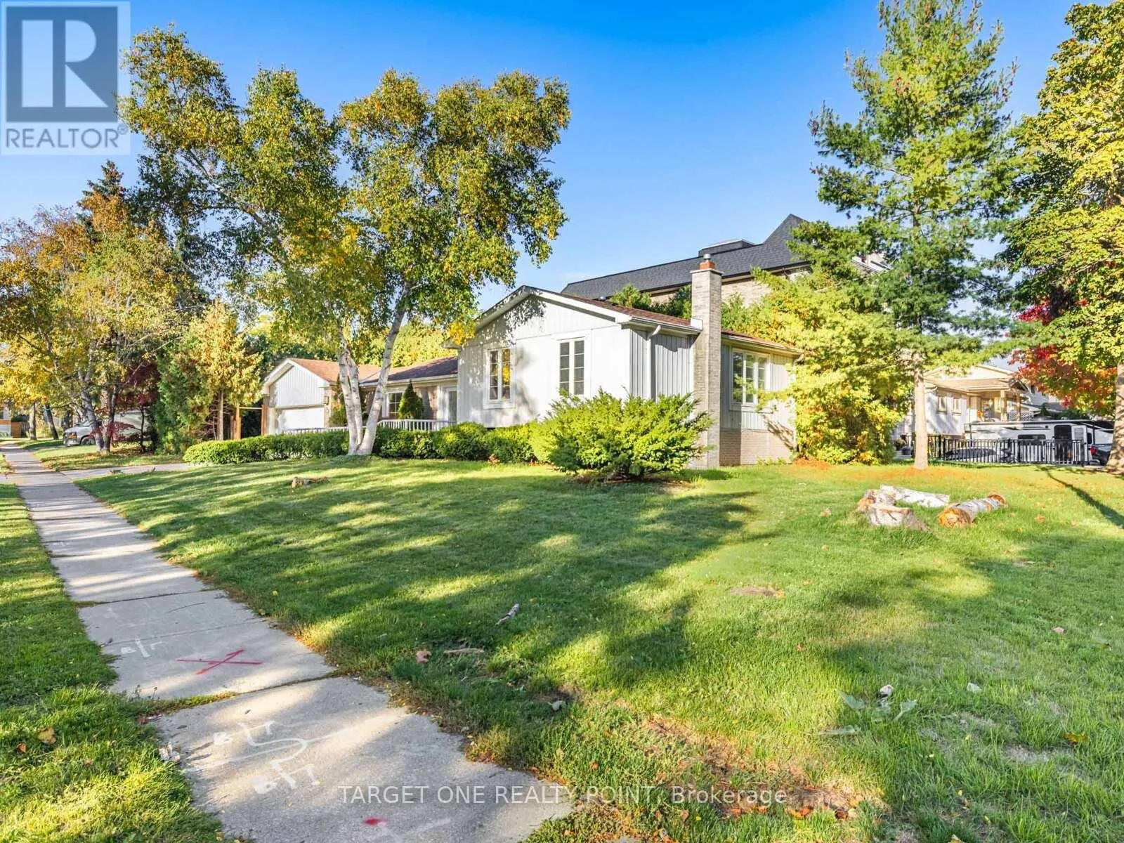 93 MAYVERN CRESCENT
