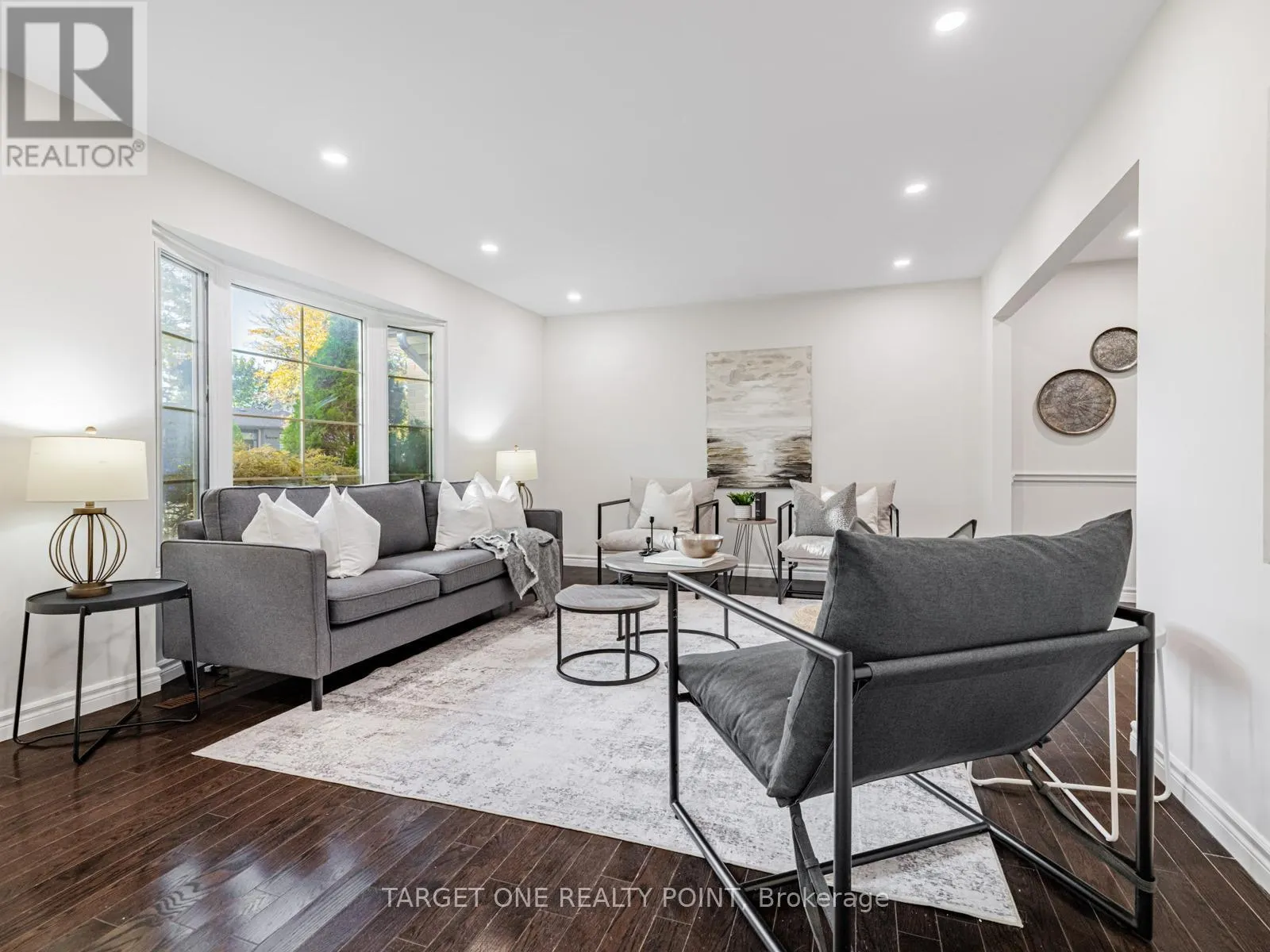 93 MAYVERN CRESCENT