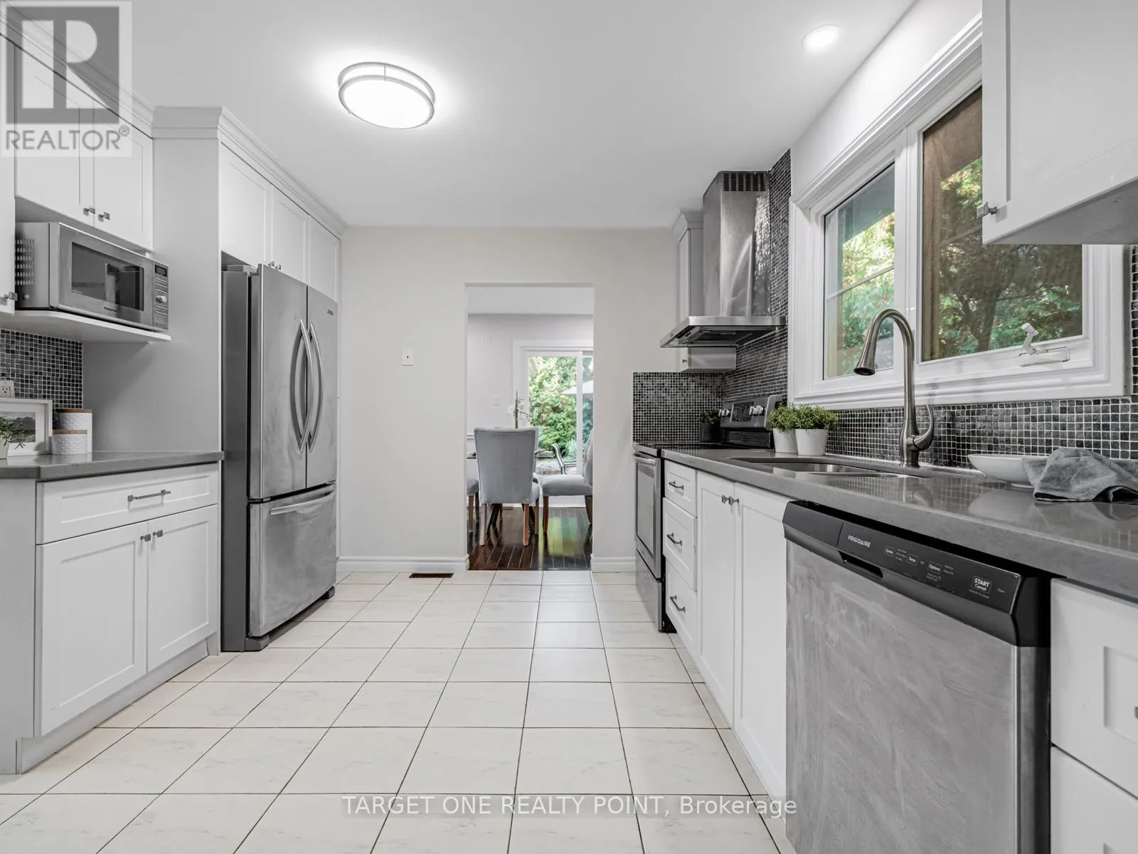 93 MAYVERN CRESCENT