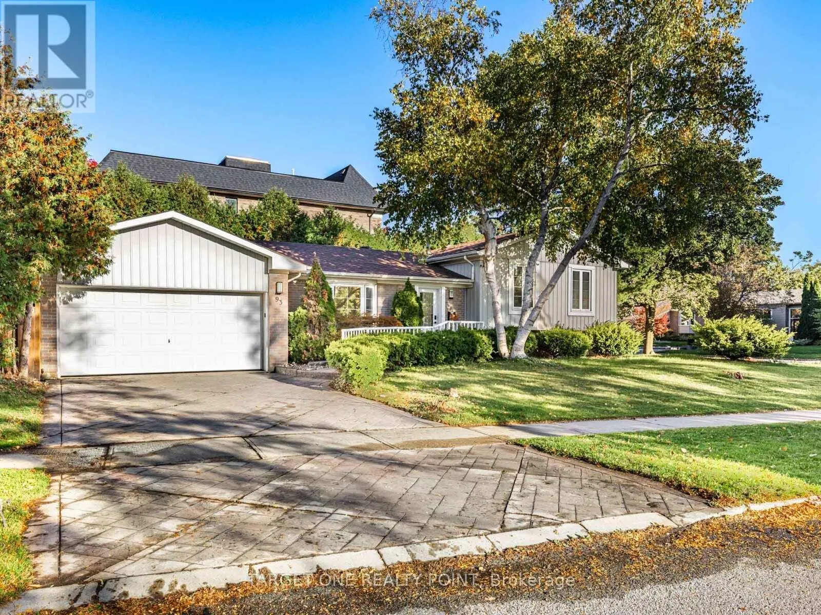 93 MAYVERN CRESCENT