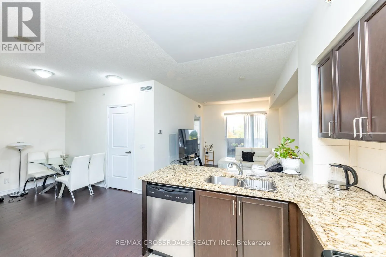 410 - 9255 JANE STREET
