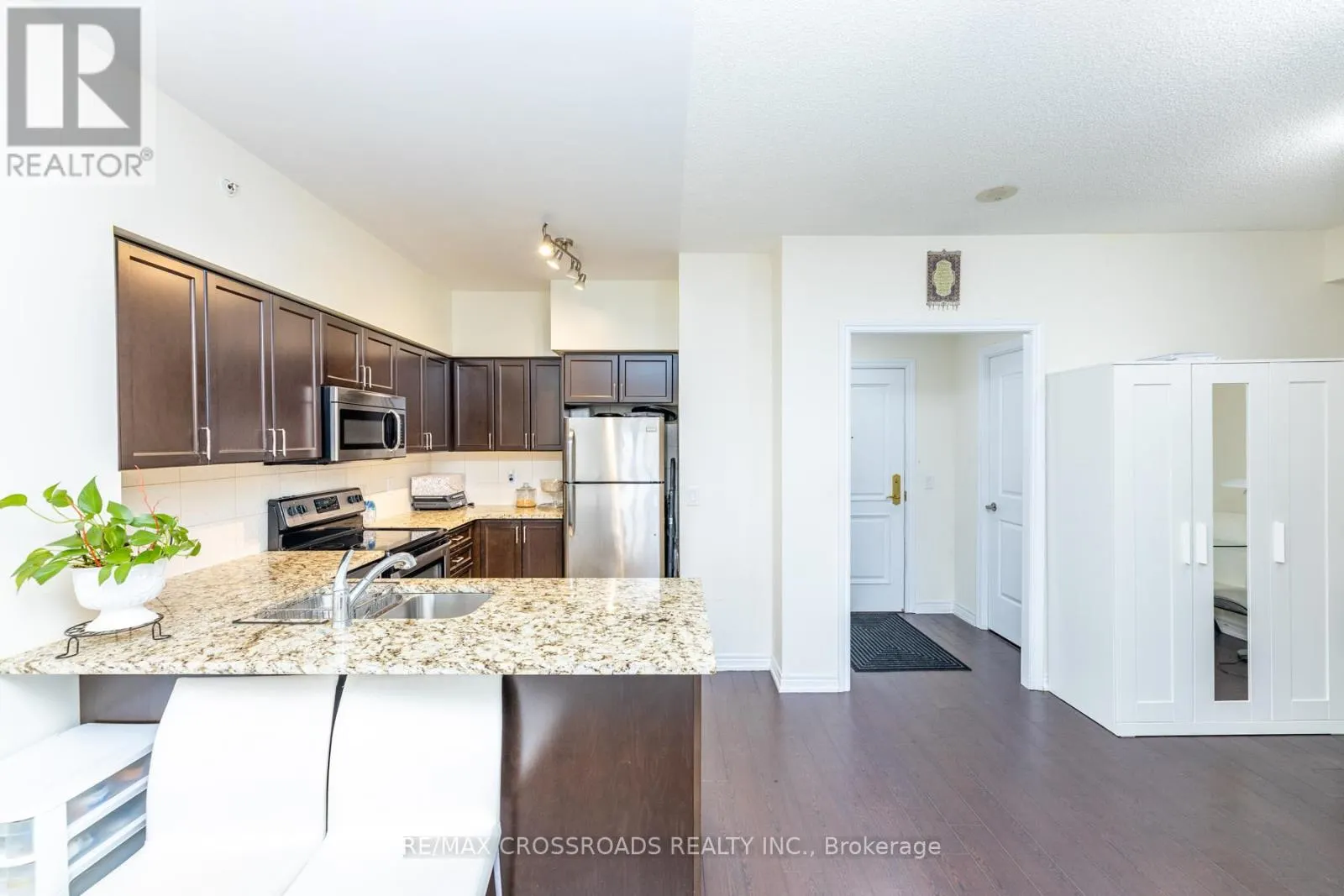 410 - 9255 JANE STREET
