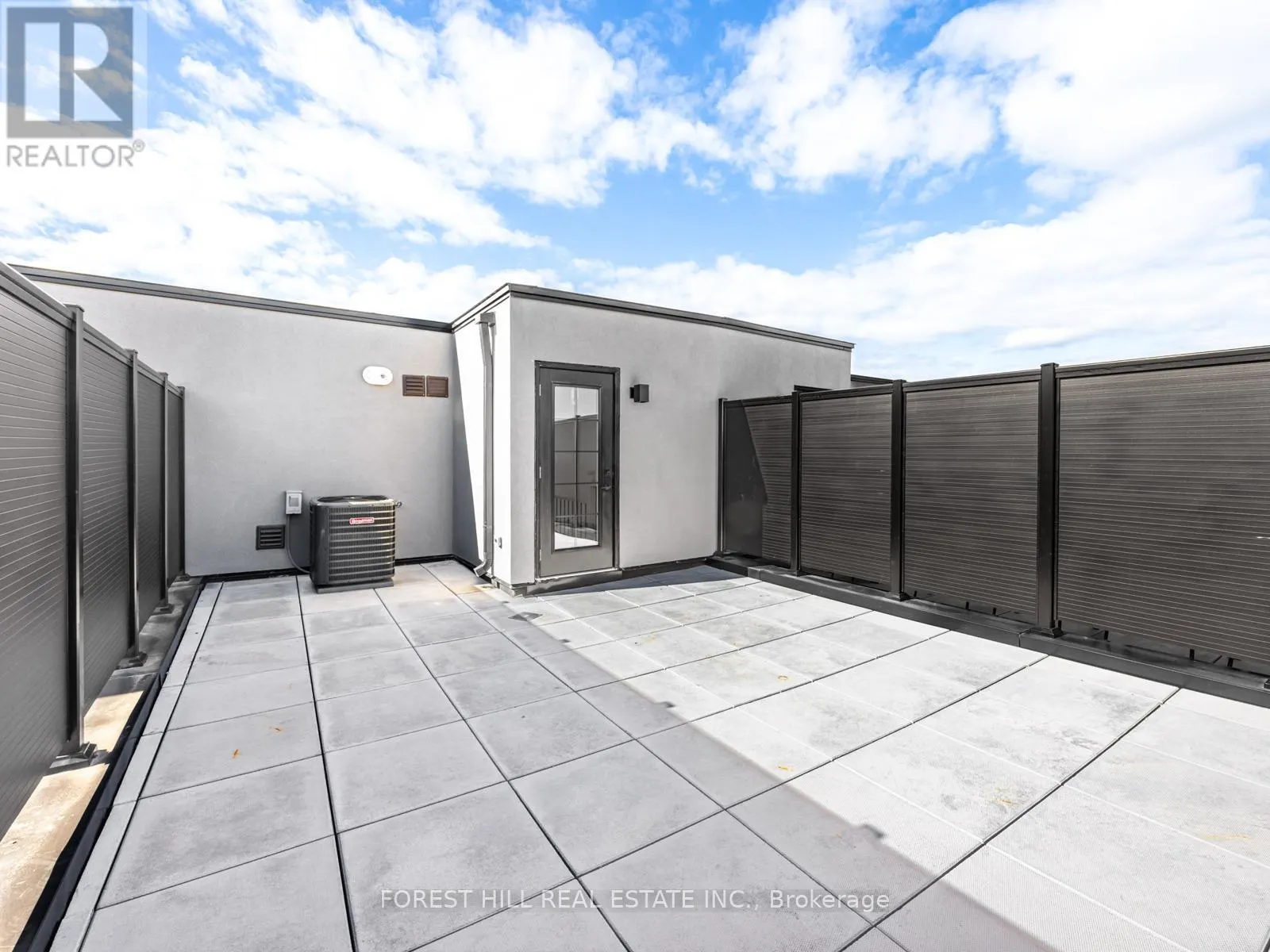 52 BURLEIGH MEWS