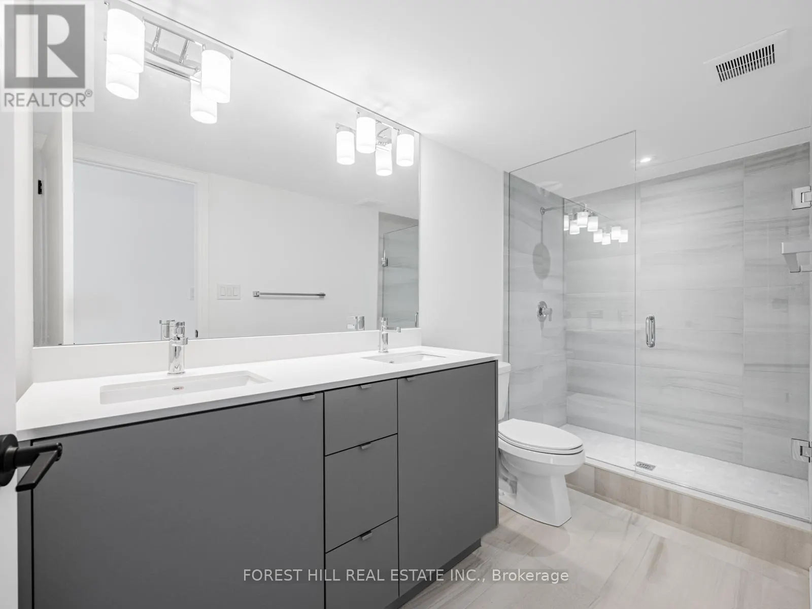52 BURLEIGH MEWS