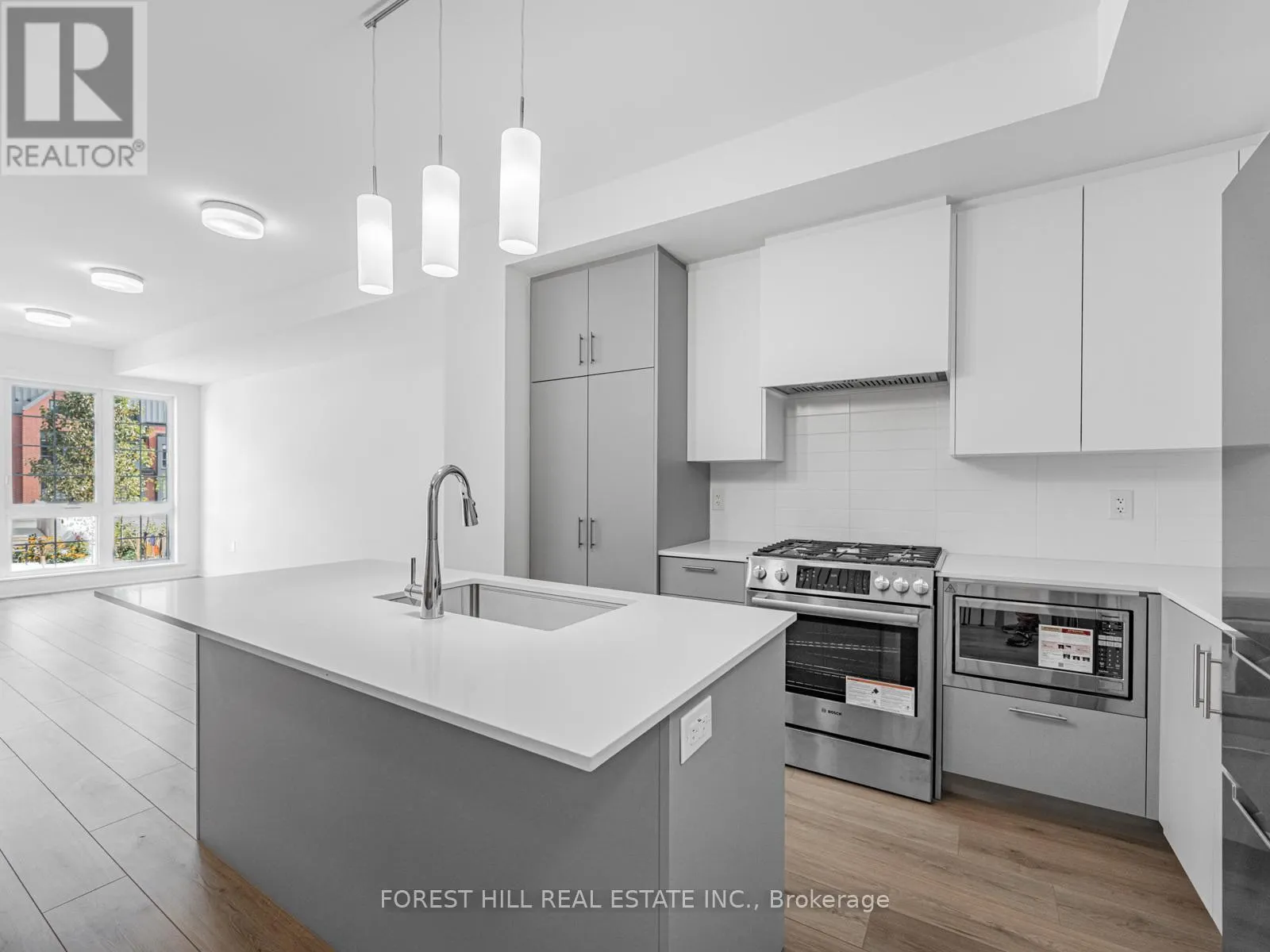 52 BURLEIGH MEWS