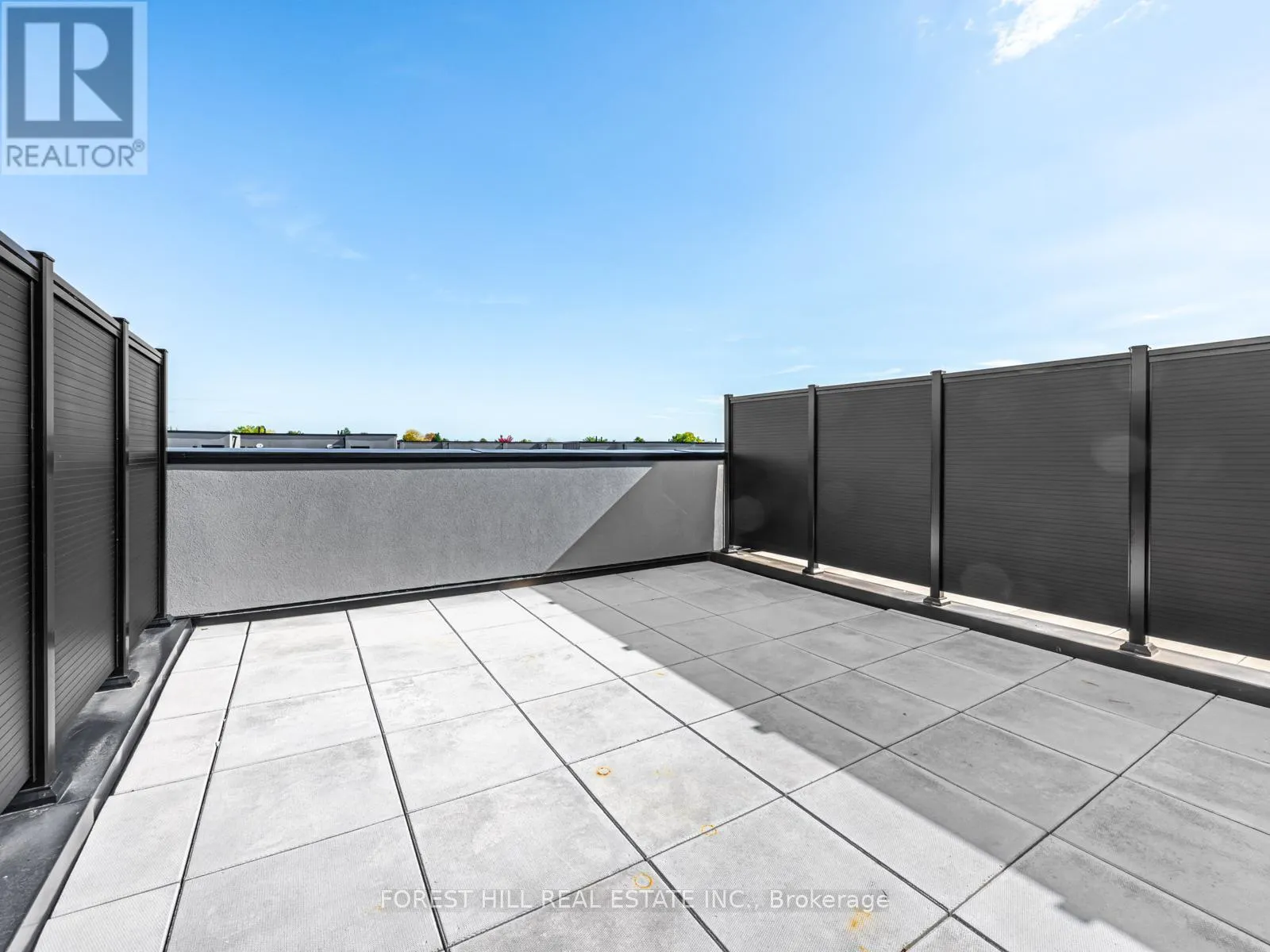 52 BURLEIGH MEWS