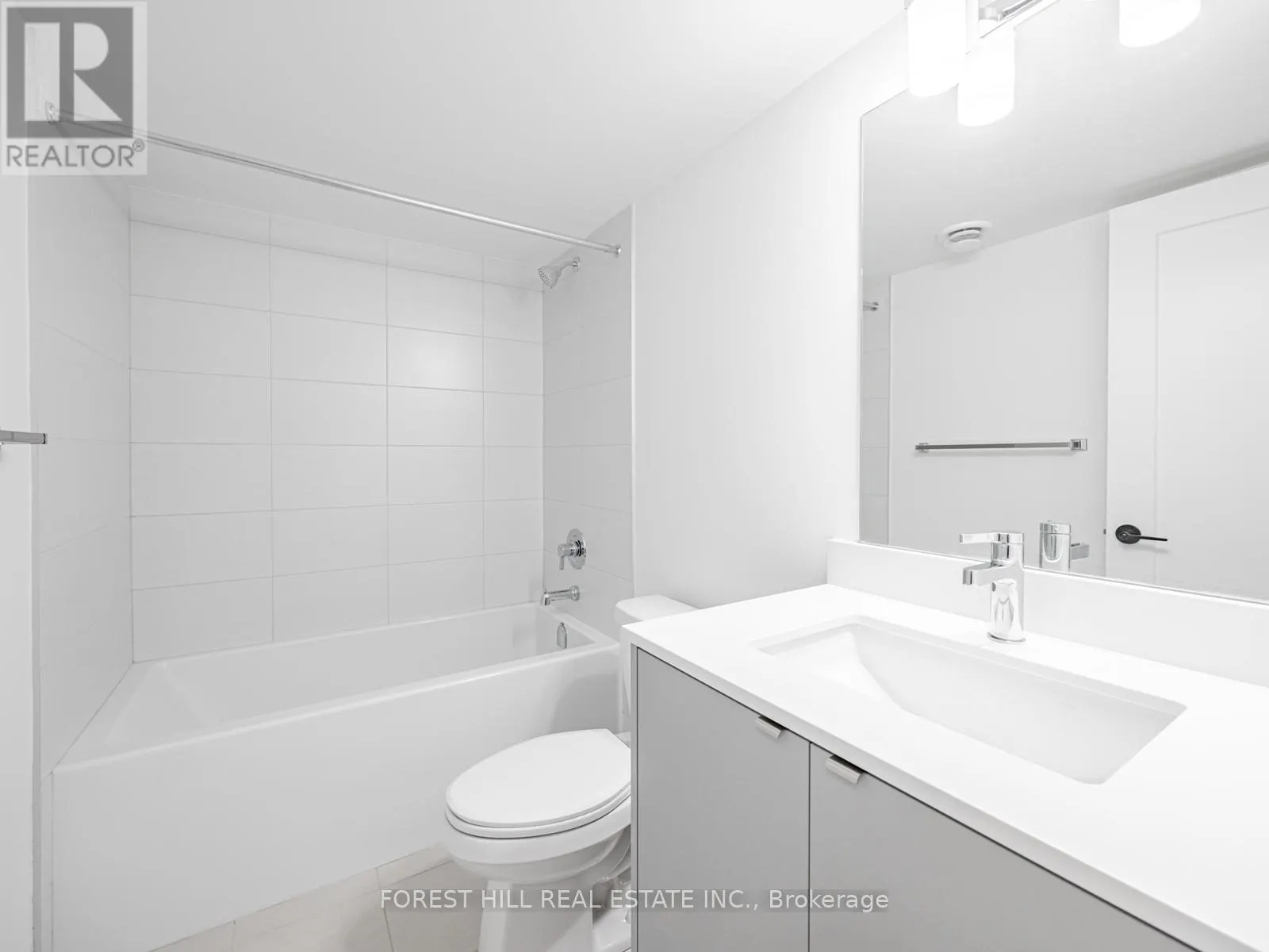 52 BURLEIGH MEWS