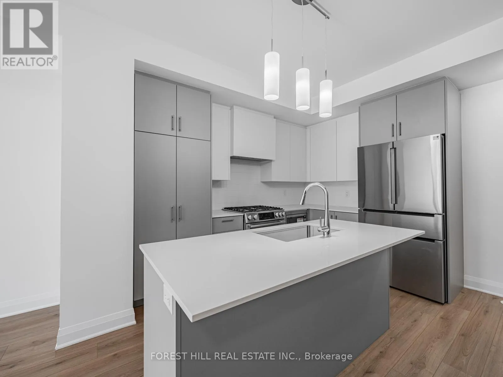 52 BURLEIGH MEWS