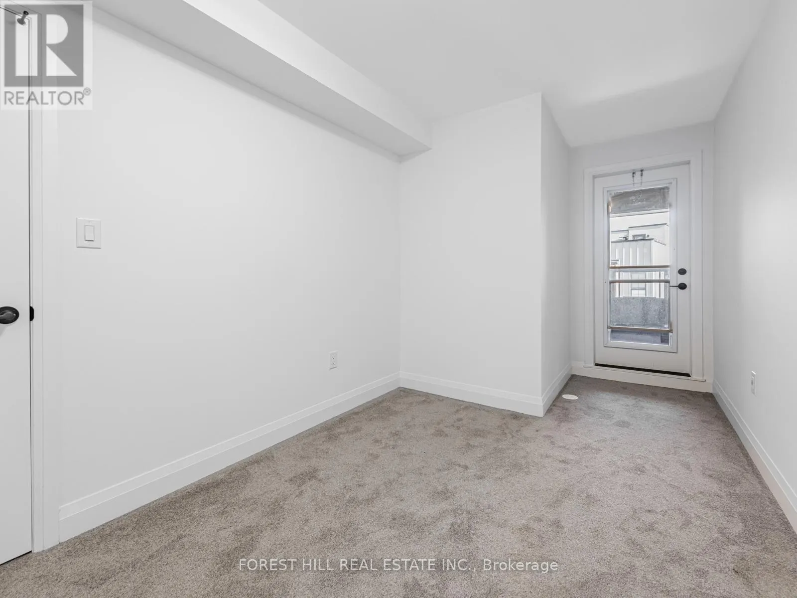 52 BURLEIGH MEWS