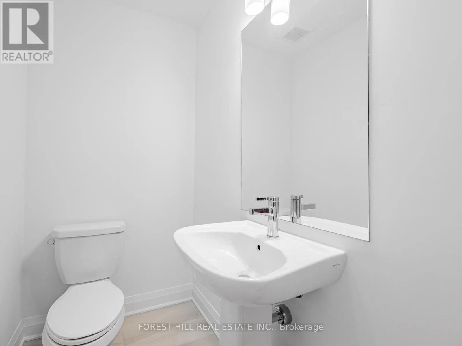 52 BURLEIGH MEWS